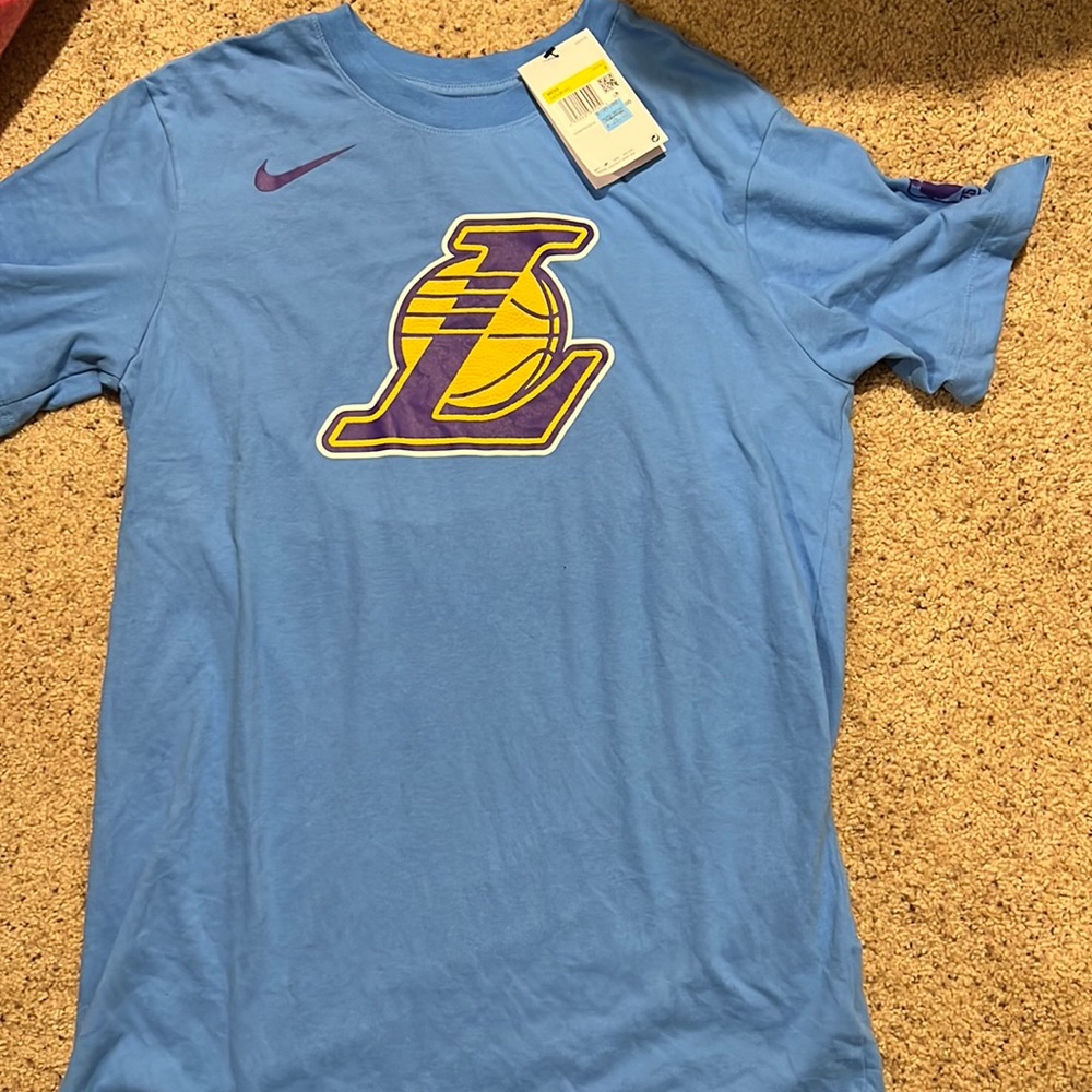 Nike men’s small basketball short sleeve shirt Lakers